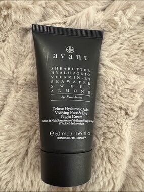 Avant Deluxe Hyaluronic Acid Vivifying Face & Eye Night Cream - Black